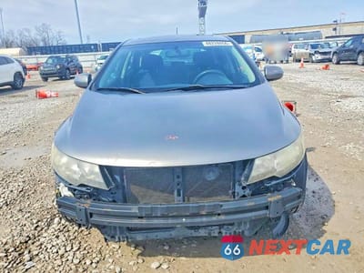 Piąte zdjęcie samochodu w środku: 2011 KIA FORTE5 EX VIN:KNAFU5A2XB5408780 - miniatura