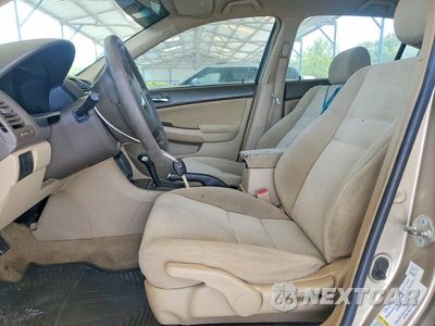 Zdjęcie 7 z 12 samochodu: 2005 HONDA ACCORD LX VIN:1HGCM56405A143719 - miniatura