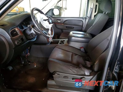 Zdjęcie 7 z 12 samochodu: 2011 CHEVROLET SUBURBAN C1500 LS VIN:1GNSCHE09BR123101 - miniatura