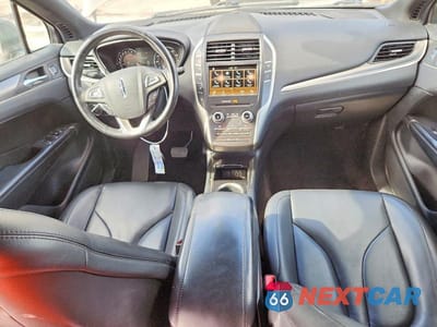 Zdjęcie 8 z 13 samochodu: 2017 LINCOLN MKC PREMIERE VIN:5LMCJ1D93HUL68372 - miniatura