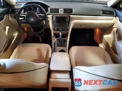 Zdjęcie 8 z 12 samochodu: 2016 VOLKSWAGEN PASSAT SE VIN:1VWBT7A34GC065862 - miniatura