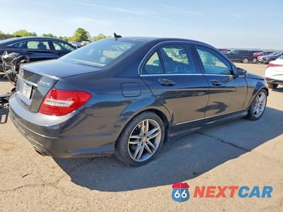 Trzecie zdjęcie samochodu z tyłu: 2012 MERCEDES-BENZ C 300 4MATIC VIN:WDDGF8BB5CR192788 - miniatura