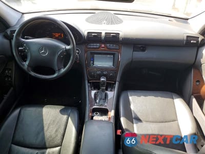Zdjęcie 8 z 12 samochodu: 2001 MERCEDES-BENZ C 240 VIN:WDBRF61J11F088893 - miniatura