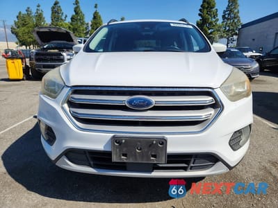Piąte zdjęcie samochodu w środku: 2018 FORD ESCAPE SEL VIN:1FMCU0HD1JUA42367 - miniatura