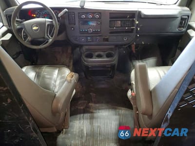 Zdjęcie 8 z 14 samochodu: 2013 CHEVROLET EXPRESS G2500 VIN:1GCWGFCA8D1128435 - miniatura