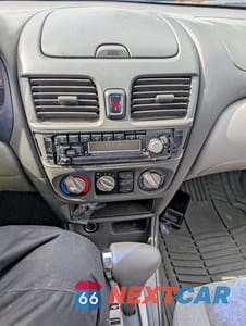 Zdjęcie 8 z 12 samochodu: 2002 NISSAN SENTRA XE VIN:3N1CB51D92L592996 - miniatura