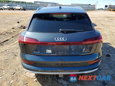 Zdjęcie 6 z 13 samochodu: 2019 AUDI E-TRON PRESTIGE VIN:WA1VAAGE7KB024775 - miniatura