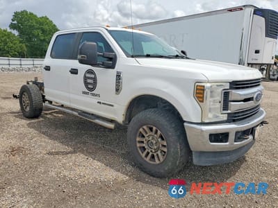 Czwarte zdjęcie samochodu z boku: 2019 FORD F250 SUPER DUTY VIN:1FT7W2BTXKEC74120 - miniatura
