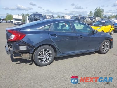 Trzecie zdjęcie samochodu z tyłu: 2018 HONDA CIVIC EX VIN:2HGFC2F74JH531234 - miniatura