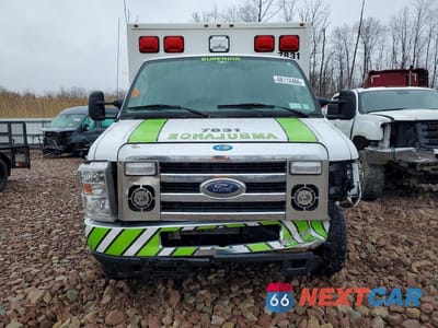 Piąte zdjęcie samochodu w środku: 2018 FORD E350 AMBULANCE VIN:1FDWE3FS0JDC23179 - miniatura