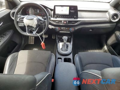 Zdjęcie 8 z 12 samochodu: 2024 KIA FORTE GT LINE VIN:3KPF54AD9RE741868 - miniatura