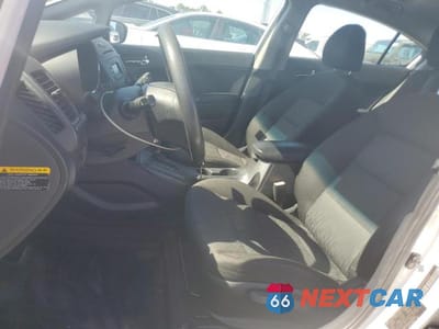 Zdjęcie 7 z 12 samochodu: 2016 KIA FORTE LX VIN:KNAFK4A66G5604211 - miniatura