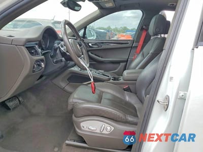 Zdjęcie 7 z 12 samochodu: 2017 PORSCHE MACAN VIN:WP1AA2A51HLB09390 - miniatura