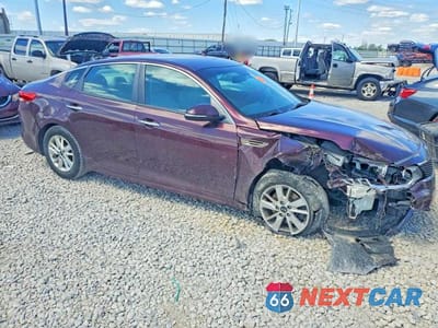 Czwarte zdjęcie samochodu z boku: 2016 KIA OPTIMA LX VIN:5XXGT4L31GG030295 - miniatura