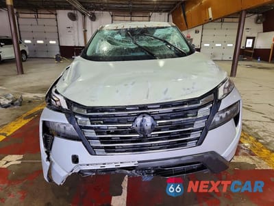 Piąte zdjęcie samochodu w środku: 2024 NISSAN ROGUE S VIN:5N1BT3AA5RC673950 - miniatura