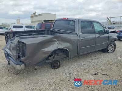 Trzecie zdjęcie samochodu z tyłu: 2006 TOYOTA TUNDRA DOUBLE CAB SR5 VIN:5TBDT441X6S548122 - miniatura