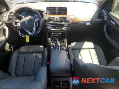 Zdjęcie 8 z 14 samochodu: 2021 BMW X3 XDRIVE30E VIN:5UXTS1C03M9H64341 - miniatura