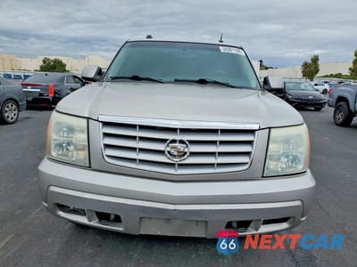 Piąte zdjęcie samochodu w środku: 2004 CADILLAC ESCALADE LUXURY VIN:1GYEC63T04R250842 - miniatura