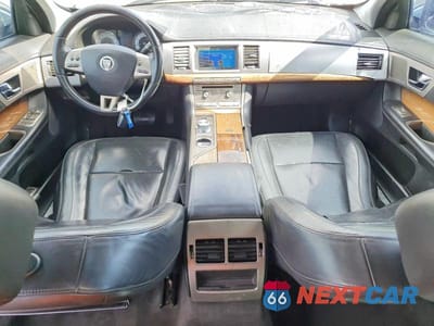 Zdjęcie 8 z 12 samochodu: 2009 JAGUAR XF PREMIUM LUXURY VIN:SAJWA06B59HR40620 - miniatura