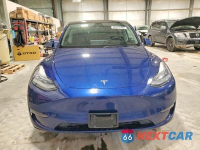 Piąte zdjęcie samochodu w środku: 2021 TESLA MODEL Y VIN:5YJYGDEEXMF200109 - miniatura