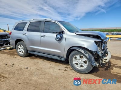 Czwarte zdjęcie samochodu z boku: 2018 TOYOTA SEQUOIA SR5 VIN:5TDBY5G11JS158407 - miniatura