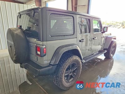 Trzecie zdjęcie samochodu z tyłu: 2021 JEEP WRANGLER UNLIMITED SPORT VIN:1C4HJXDG9MW863950 - miniatura