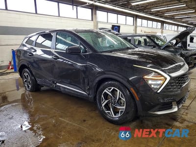 Czwarte zdjęcie samochodu z boku: 2024 KIA SPORTAGE LX VIN:KNDPUCDF6R7310130 - miniatura