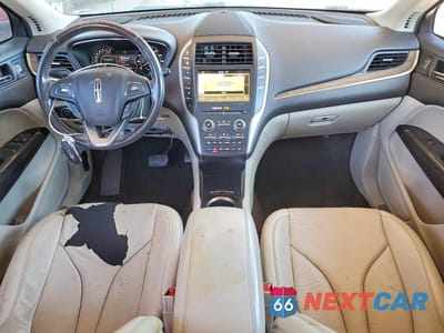 Zdjęcie 8 z 13 samochodu: 2017 LINCOLN MKC RESERVE VIN:5LMCJ3C94HUL00336 - miniatura