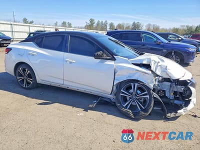 Czwarte zdjęcie samochodu z boku: 2023 NISSAN SENTRA SR VIN:3N1AB8DV3PY286352 - miniatura