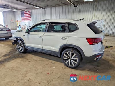 Drugie zdjęcie samochodu z przodu: 2022 VOLKSWAGEN TAOS SE VIN:3VVYX7B23NM021114 - miniatura