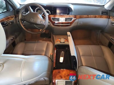 Zdjęcie 8 z 12 samochodu: 2007 MERCEDES-BENZ S 550 VIN:WDDNG71X27A074343 - miniatura
