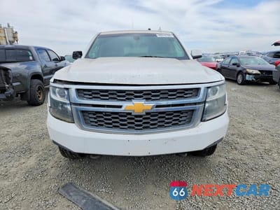 Piąte zdjęcie samochodu w środku: 2017 CHEVROLET TAHOE K1500 VIN:1GNSKEEC3HR264234 - miniatura