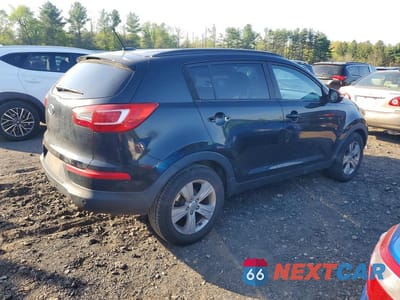 Trzecie zdjęcie samochodu z tyłu: 2011 KIA SPORTAGE LX VIN:KNDPB3A26B7041902 - miniatura