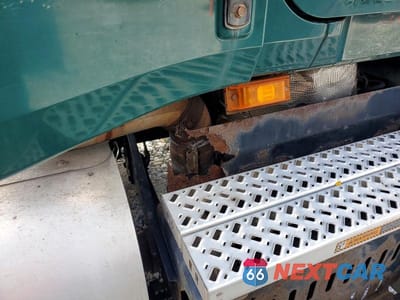 Zdjęcie 9 z 10 samochodu: 2015 MACK CXU612 SEMI TRUCK VIN:1M1AW01X2FM007130 - miniatura