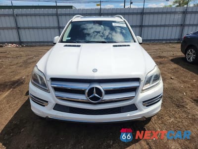 Piąte zdjęcie samochodu w środku: 2014 MERCEDES-BENZ GL 450 4MATIC VIN:4JGDF7CE3EA308597 - miniatura
