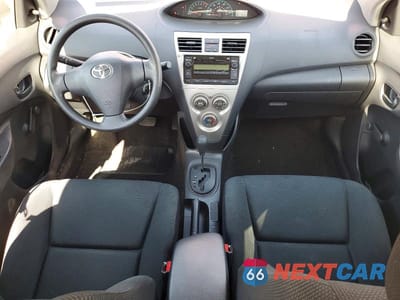 Zdjęcie 8 z 11 samochodu: 2009 TOYOTA YARIS BASE VIN:JTDBT903894046261 - miniatura