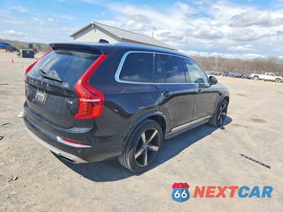 Trzecie zdjęcie samochodu z tyłu: 2016 VOLVO XC90 T6 VIN:YV4A22PN7G1002955 - miniatura
