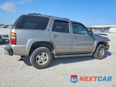 Trzecie zdjęcie samochodu z tyłu: 2002 CHEVROLET TAHOE K1500 VIN:1GNEK13Z42J169605 - miniatura