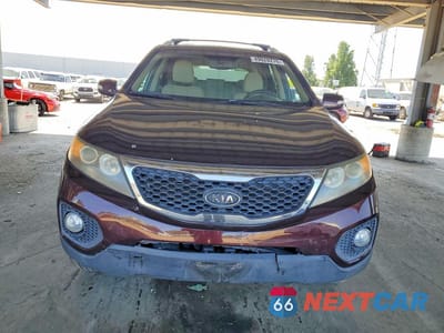 Piąte zdjęcie samochodu w środku: 2011 KIA SORENTO BASE VIN:5XYKTDA24BG173279 - miniatura