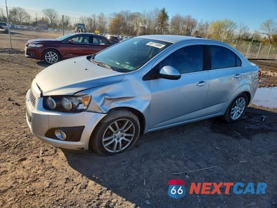 2015 CHEVROLET SONIC LT 1G1JC5SH2F4149029 - główne zdjęcie licytacji z USA - miniatura