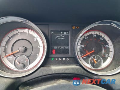 Zdjęcie 9 z 13 samochodu: 2011 DODGE GRAND CARAVAN CREW VIN:2D4RN5DGXBR697377 - miniatura