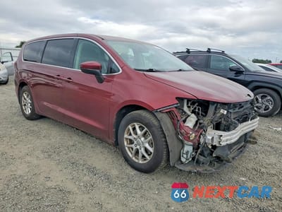 Czwarte zdjęcie samochodu z boku: 2018 CHRYSLER PACIFICA LX VIN:2C4RC1CG8JR253197 - miniatura