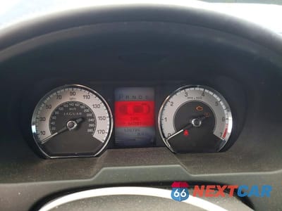 Zdjęcie 9 z 12 samochodu: 2009 JAGUAR XF SUPERCHARGED VIN:SAJWA07C591R31786 - miniatura