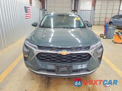 Piąte zdjęcie samochodu w środku: 2025 CHEVROLET TRAX 1LT VIN:KL77LHEP7SC157761 - miniatura