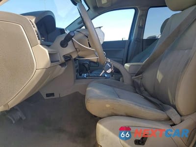 Zdjęcie 7 z 12 samochodu: 2005 JEEP GRAND CHEROKEE LAREDO VIN:1J4GS48K35C510980 - miniatura