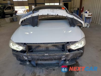 Piąte zdjęcie samochodu w środku: 2013 BMW 335 XI VIN:WBA3B9C50DF801305 - miniatura