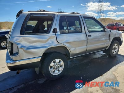 Trzecie zdjęcie samochodu z tyłu: 1998 NISSAN PATHFINDER XE VIN:JN8AR05Y9WW272789 - miniatura