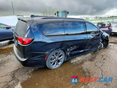 Trzecie zdjęcie samochodu z tyłu: 2018 CHRYSLER PACIFICA TOURING L PLUS VIN:2C4RC1EG1JR237579 - miniatura