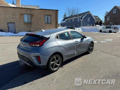 Czwarte zdjęcie samochodu z boku: 2019 HYUNDAI VELOSTER 2.0L VIN:KMHTG6AFXKU011433 - miniatura