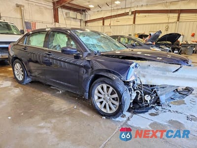 Czwarte zdjęcie samochodu z boku: 2012 CHRYSLER 200 TOURING VIN:1C3CCBBG0CN106633 - miniatura